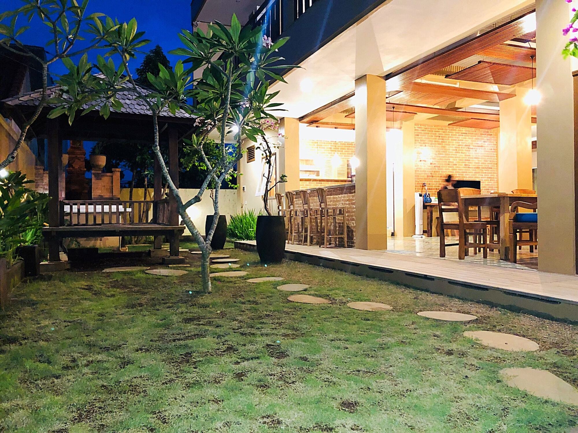 Bukawa Lodge Jimbaran Esterno foto